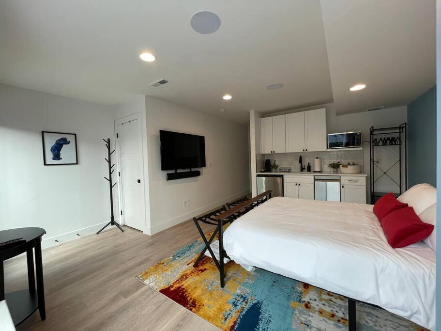 Private, Cozy, Suite By Mile High Stadium And Downtown Denver! Bagian luar foto